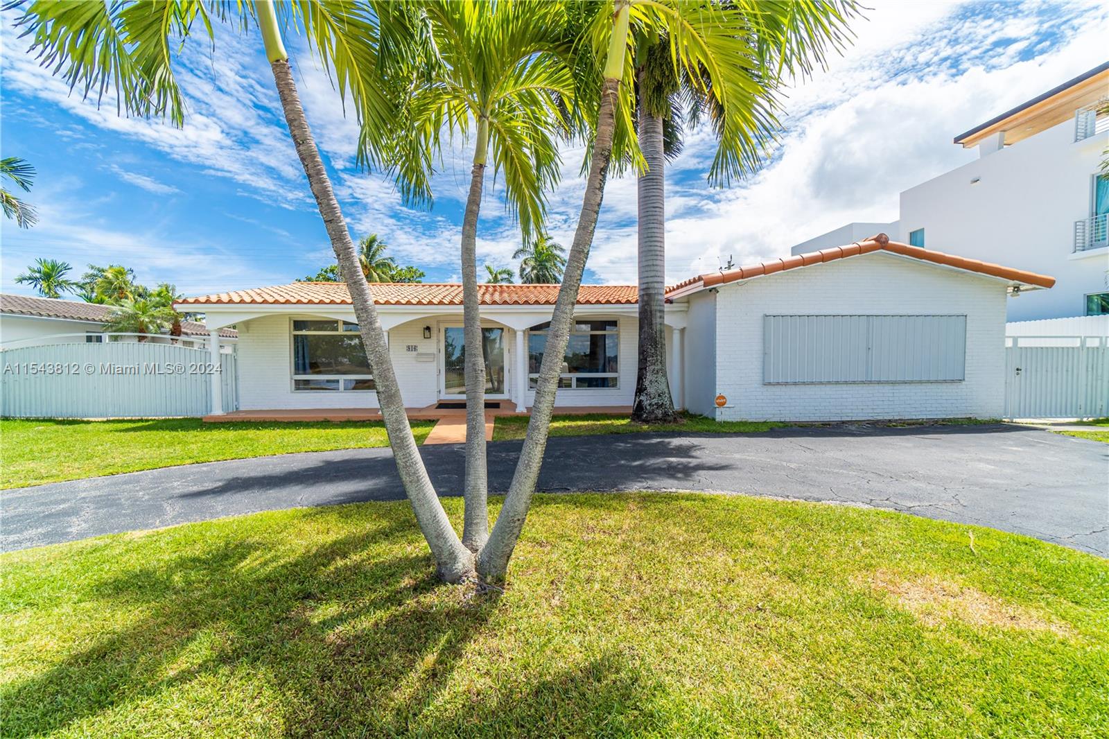 816 Polk St, Hollywood, Florida 33019, 4 Bedrooms Bedrooms, ,3 BathroomsBathrooms,Residential,For Sale,816 Polk St,A11543812