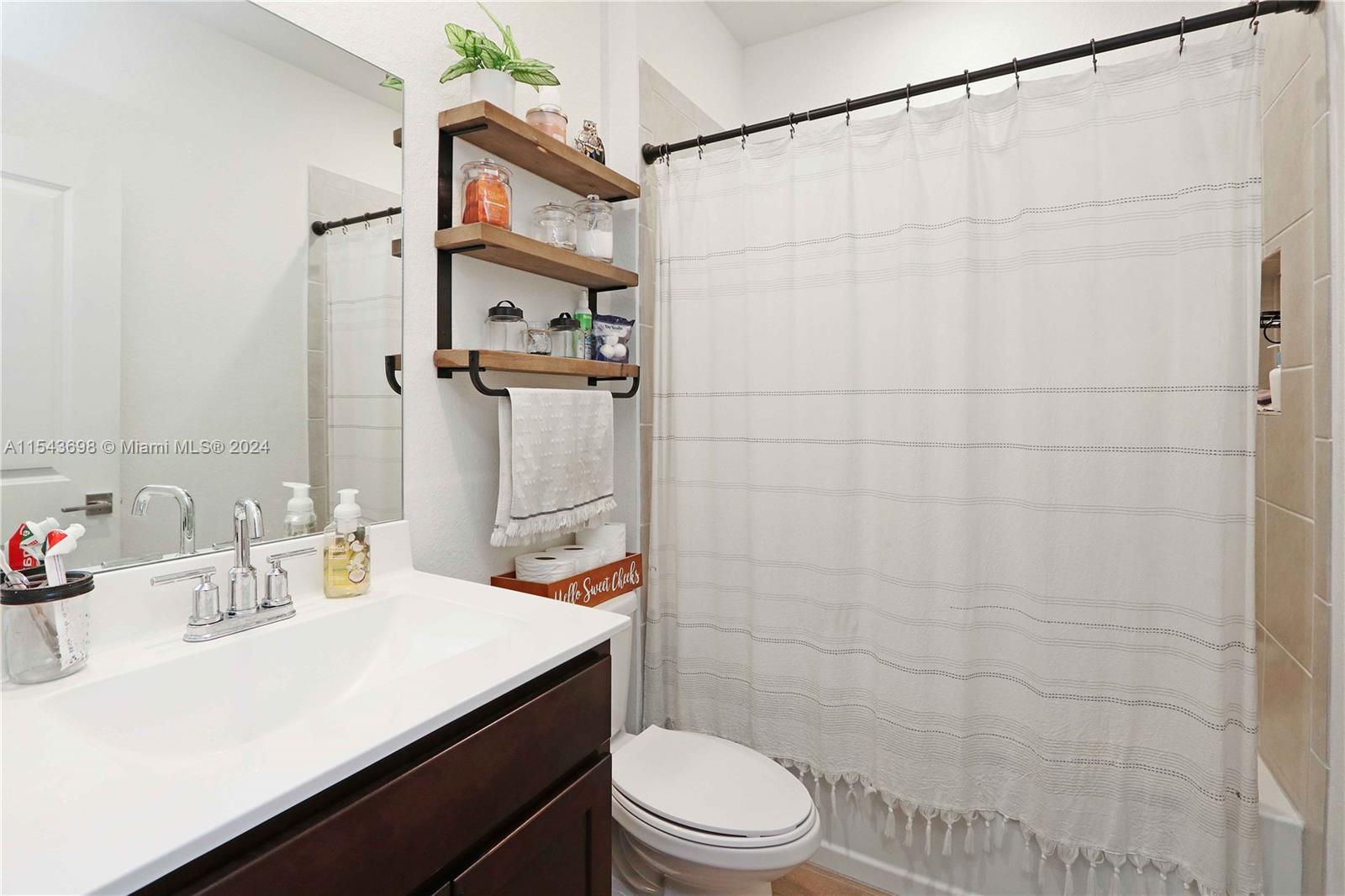 1036 SE 24th Ave #, Homestead, Florida 33035, 4 Bedrooms Bedrooms, ,3 BathroomsBathrooms,Residential,For Sale,1036 SE 24th Ave #,A11543698