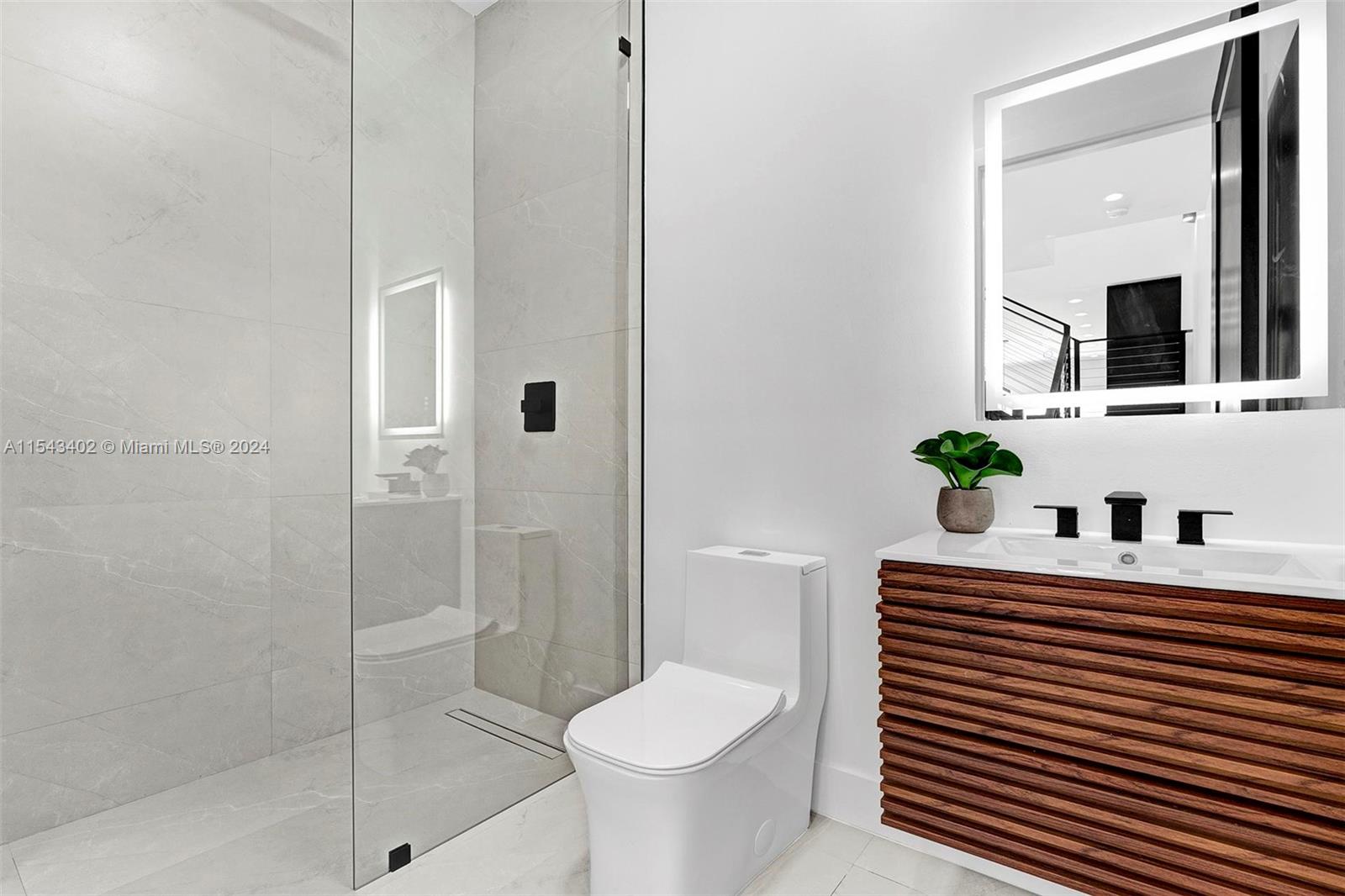 8860 NE 8th Ct, Unincorporated Dade County, Florida 33138, 3 Bedrooms Bedrooms, ,4 BathroomsBathrooms,Residential,For Sale,8860 NE 8th Ct,A11543402