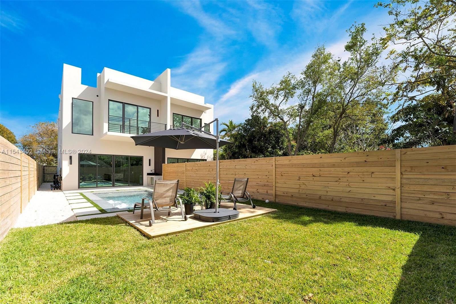 8860 NE 8th Ct, Unincorporated Dade County, Florida 33138, 3 Bedrooms Bedrooms, ,4 BathroomsBathrooms,Residential,For Sale,8860 NE 8th Ct,A11543402