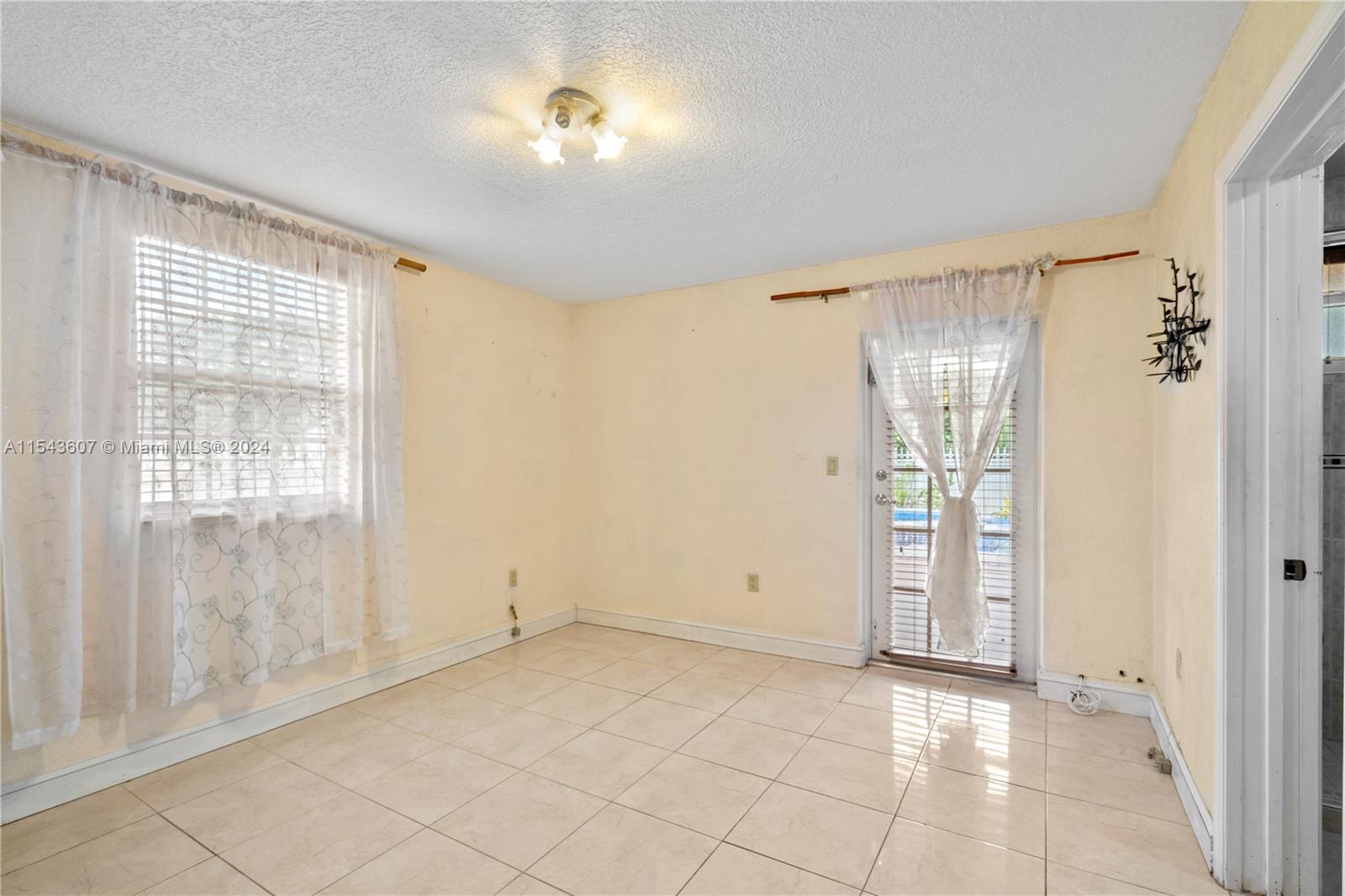 8921 SW 44th St, Miami, Florida 33165, 3 Bedrooms Bedrooms, ,3 BathroomsBathrooms,Residential,For Sale,8921 SW 44th St,A11543607
