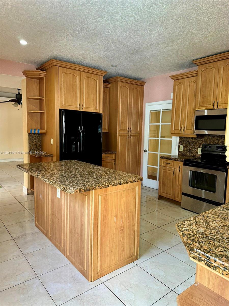 8921 SW 44th St, Miami, Florida 33165, 3 Bedrooms Bedrooms, ,3 BathroomsBathrooms,Residential,For Sale,8921 SW 44th St,A11543607