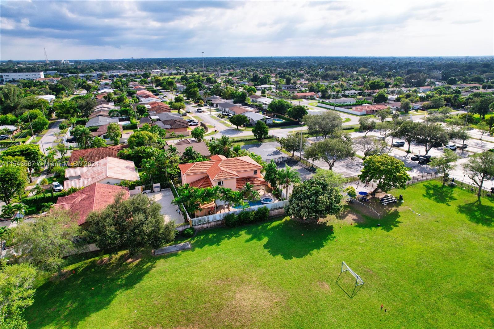 8921 SW 44th St, Miami, Florida 33165, 3 Bedrooms Bedrooms, ,3 BathroomsBathrooms,Residential,For Sale,8921 SW 44th St,A11543607