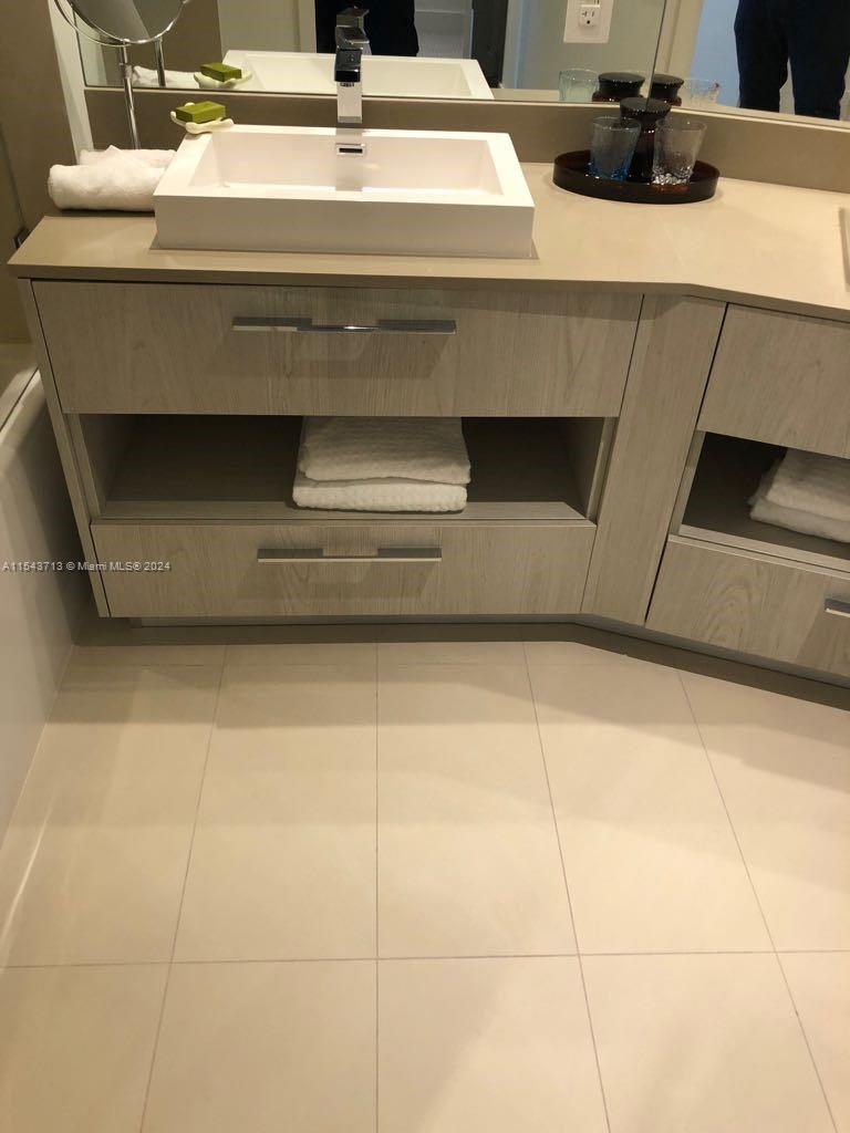 4111 S Ocean Dr 1002, Hollywood, Florida 33019, 2 Bedrooms Bedrooms, ,2 BathroomsBathrooms,Residential,For Sale,4111 S Ocean Dr 1002,A11543713