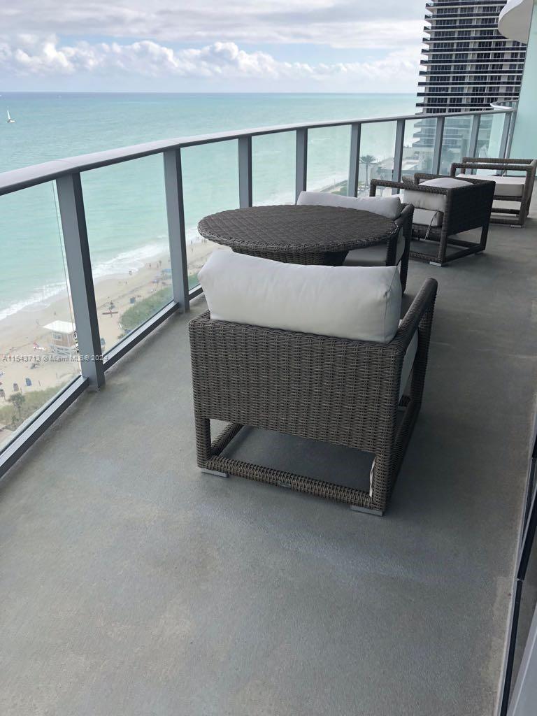 4111 S Ocean Dr 1002, Hollywood, Florida 33019, 2 Bedrooms Bedrooms, ,2 BathroomsBathrooms,Residential,For Sale,4111 S Ocean Dr 1002,A11543713