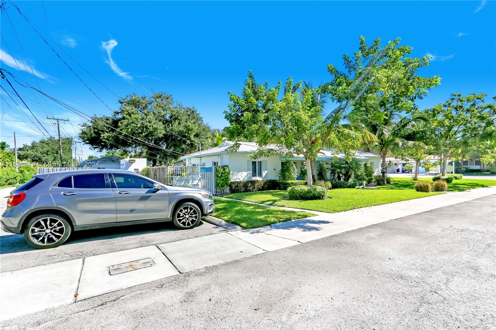 8826 NE 2ND AVENUE 8826, El Portal, Florida 33138, 1 Bedroom Bedrooms, ,1 BathroomBathrooms,Residentiallease,For Rent,8826 NE 2ND AVENUE 8826,A11543879