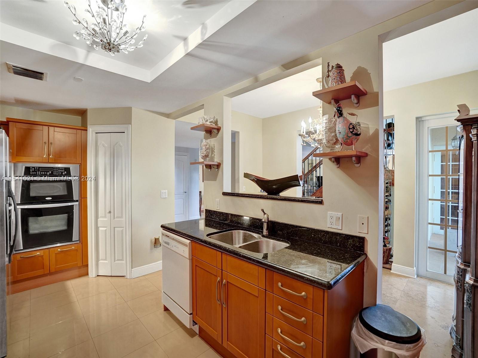 110 Hendricks Isle 12, Fort Lauderdale, Florida 33301, 3 Bedrooms Bedrooms, ,3 BathroomsBathrooms,Residential,For Sale,110 Hendricks Isle 12,A11541521