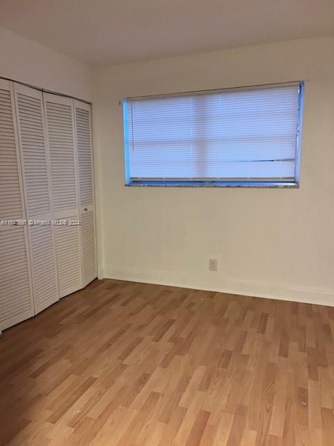 SPACIOUS BEDROOM WITH CANAL VIEWS