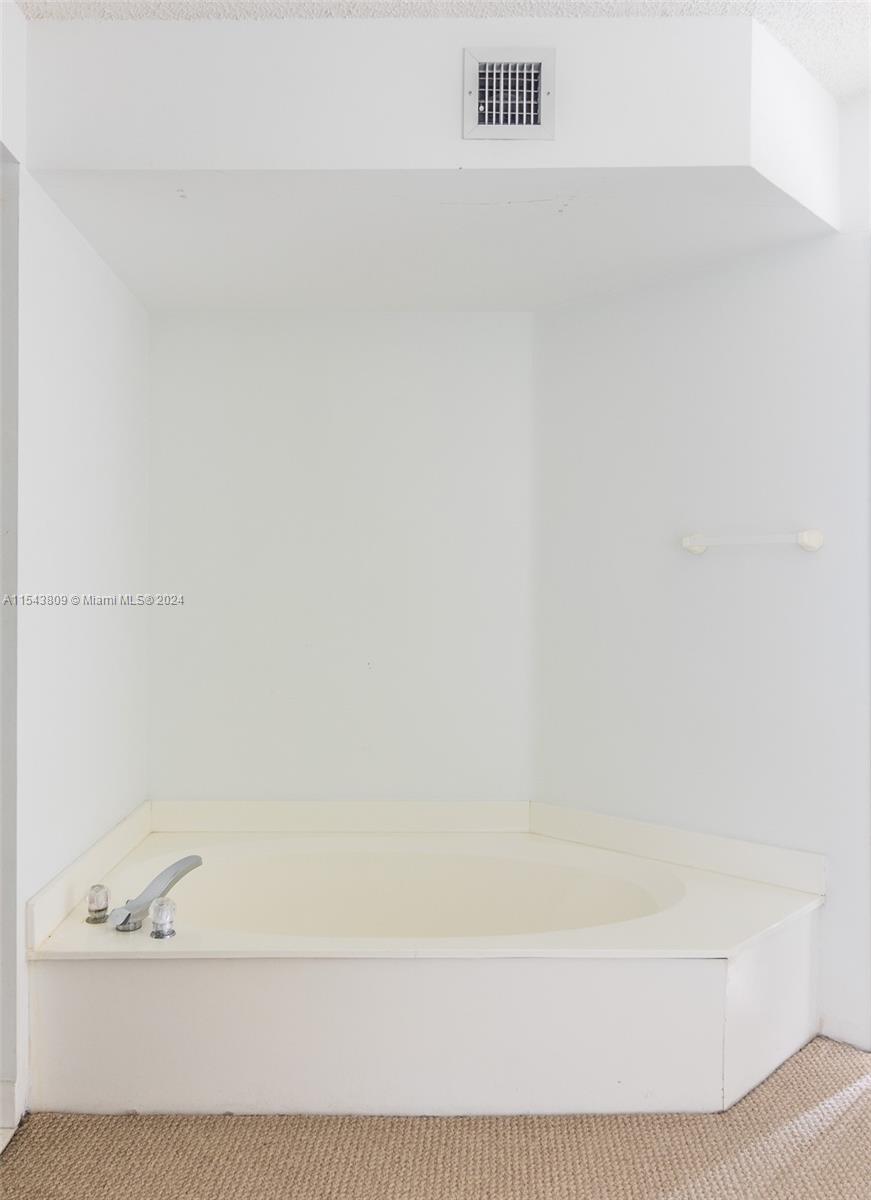 3400 NE 192 ST 1905, Aventura, Florida 33180, 2 Bedrooms Bedrooms, ,2 BathroomsBathrooms,Residential,For Sale,3400 NE 192 ST 1905,A11543809