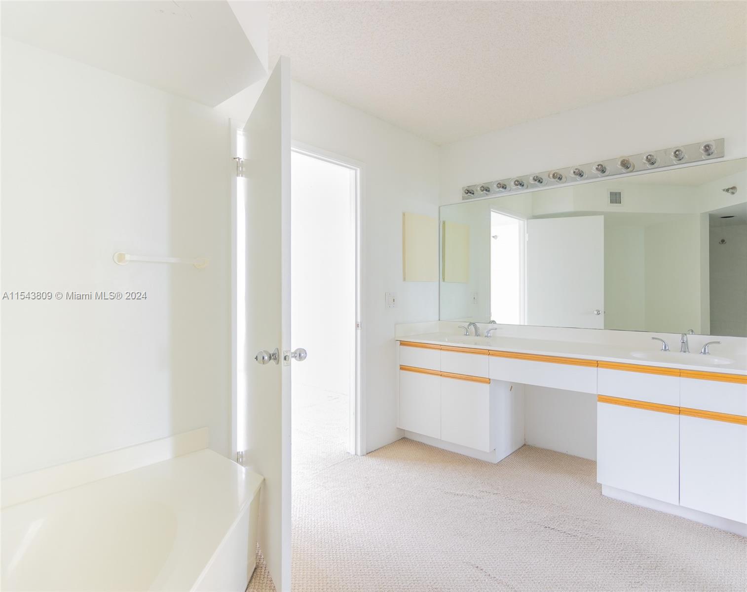 3400 NE 192 ST 1905, Aventura, Florida 33180, 2 Bedrooms Bedrooms, ,2 BathroomsBathrooms,Residential,For Sale,3400 NE 192 ST 1905,A11543809