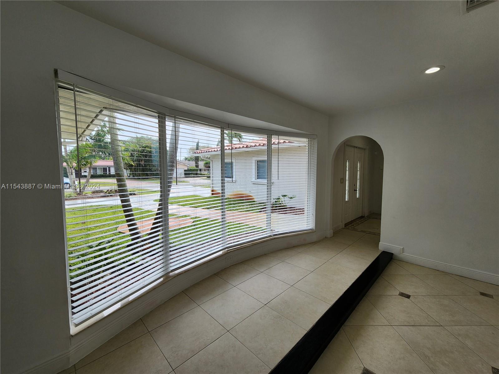 4233 Jackson St, Hollywood, Florida 33021, 3 Bedrooms Bedrooms, ,2 BathroomsBathrooms,Residentiallease,For Rent,4233 Jackson St,A11543887