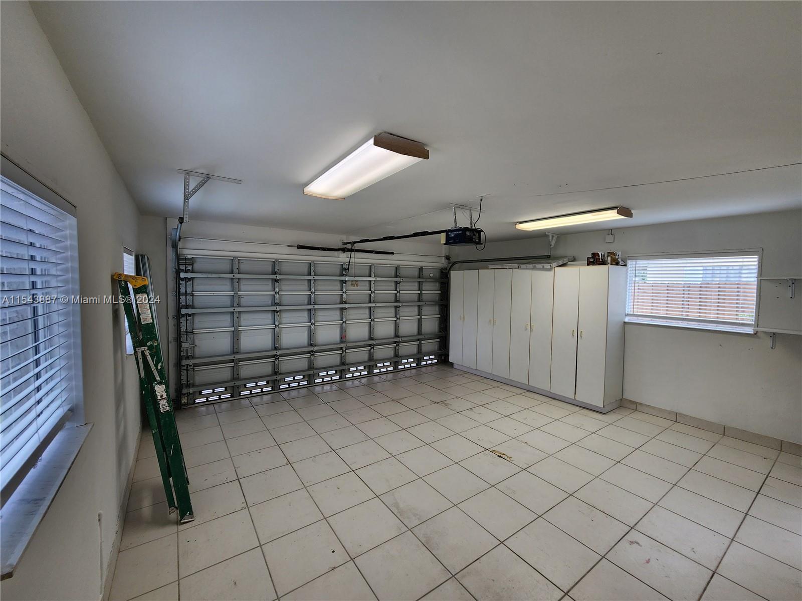 4233 Jackson St, Hollywood, Florida 33021, 3 Bedrooms Bedrooms, ,2 BathroomsBathrooms,Residentiallease,For Rent,4233 Jackson St,A11543887