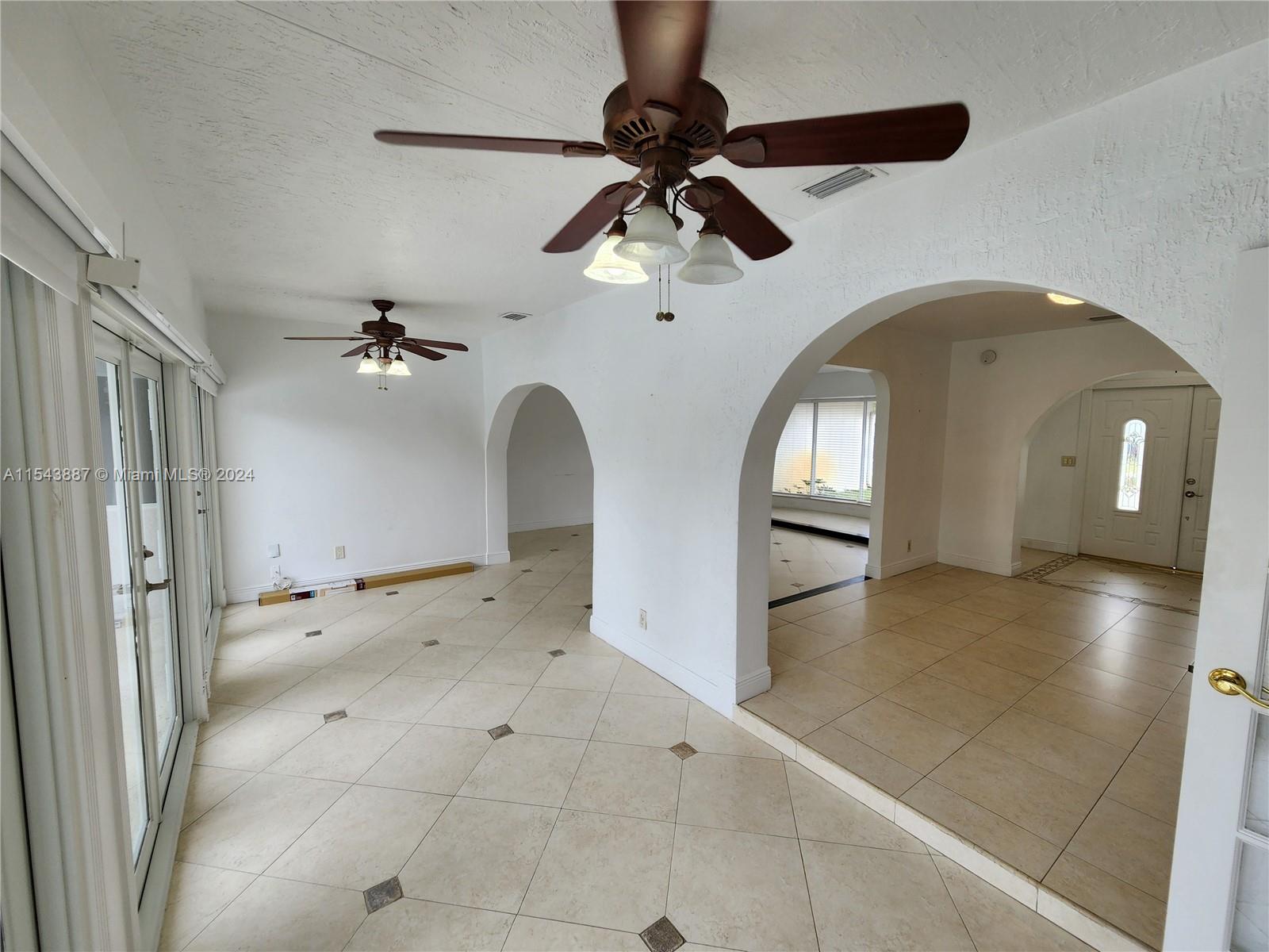 4233 Jackson St, Hollywood, Florida 33021, 3 Bedrooms Bedrooms, ,2 BathroomsBathrooms,Residentiallease,For Rent,4233 Jackson St,A11543887