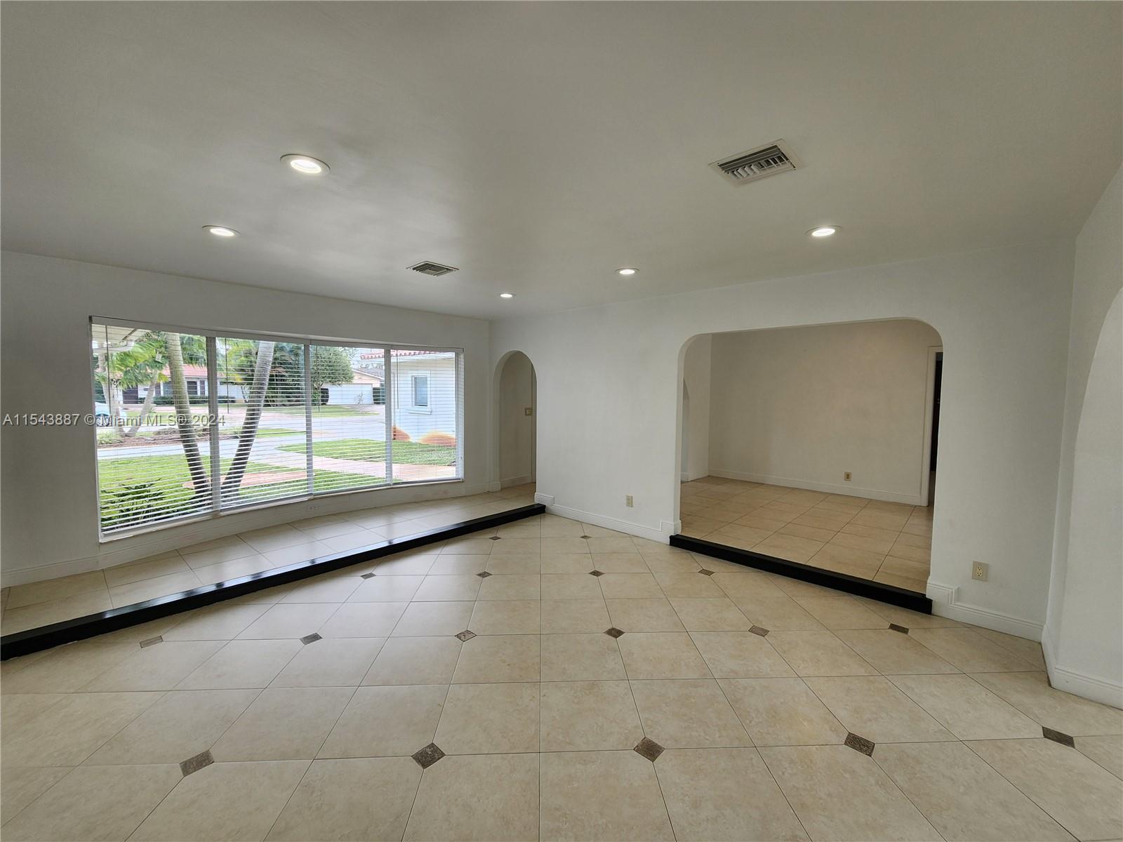 4233 Jackson St, Hollywood, Florida 33021, 3 Bedrooms Bedrooms, ,2 BathroomsBathrooms,Residentiallease,For Rent,4233 Jackson St,A11543887