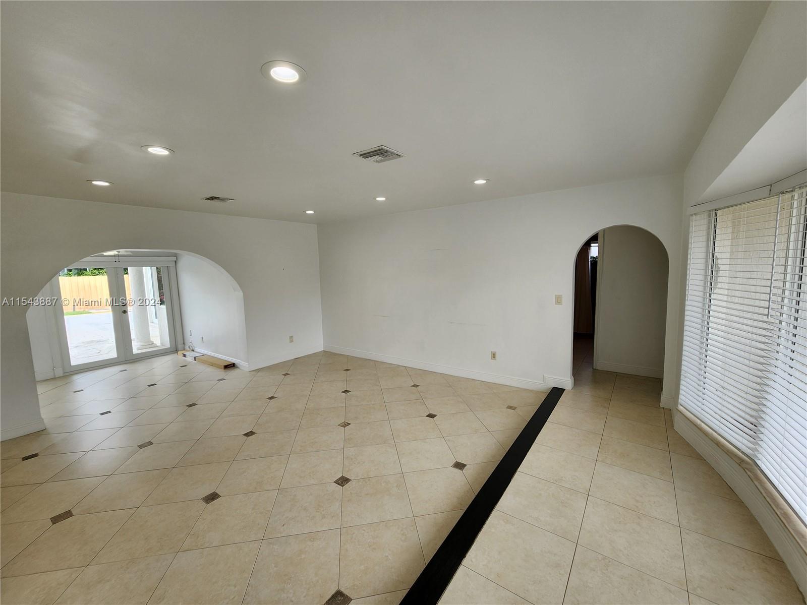 4233 Jackson St, Hollywood, Florida 33021, 3 Bedrooms Bedrooms, ,2 BathroomsBathrooms,Residentiallease,For Rent,4233 Jackson St,A11543887