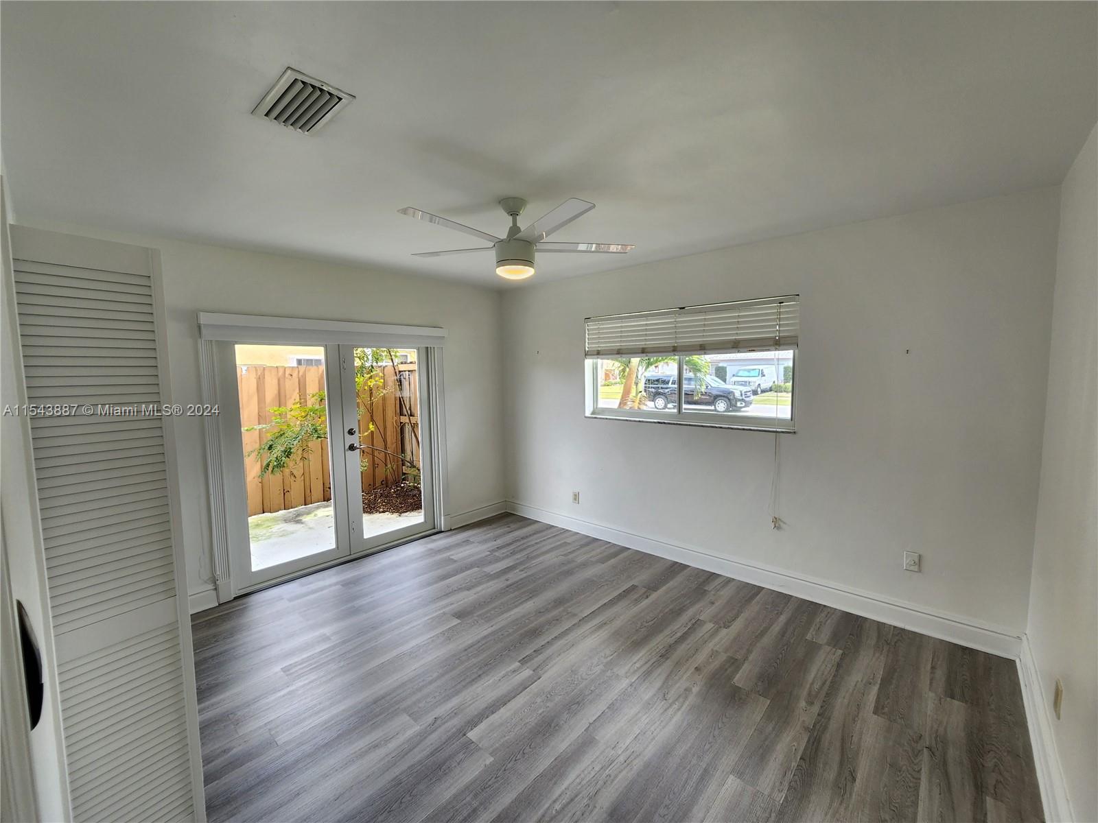 4233 Jackson St, Hollywood, Florida 33021, 3 Bedrooms Bedrooms, ,2 BathroomsBathrooms,Residentiallease,For Rent,4233 Jackson St,A11543887