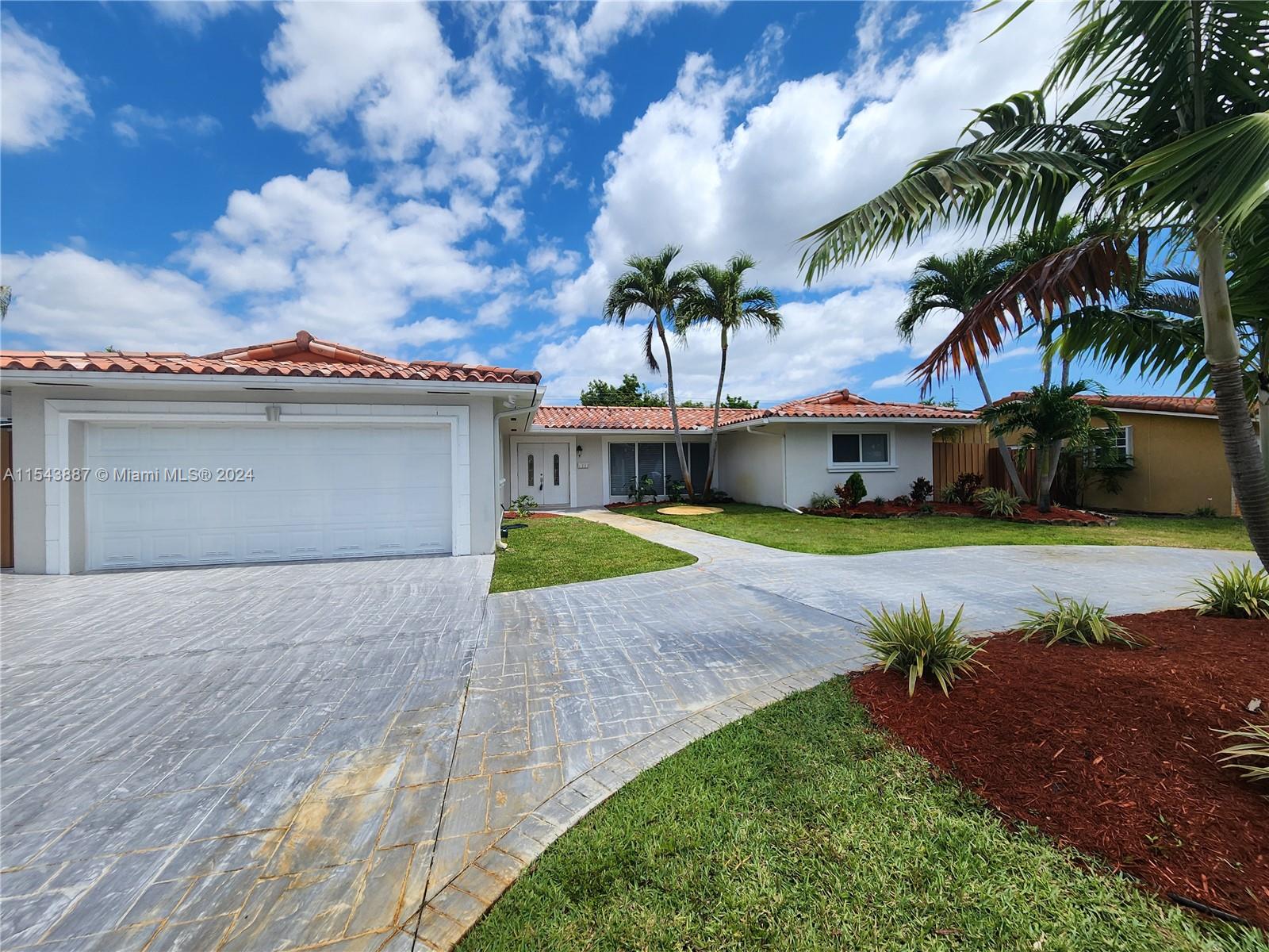 4233 Jackson St, Hollywood, Florida 33021, 3 Bedrooms Bedrooms, ,2 BathroomsBathrooms,Residentiallease,For Rent,4233 Jackson St,A11543887