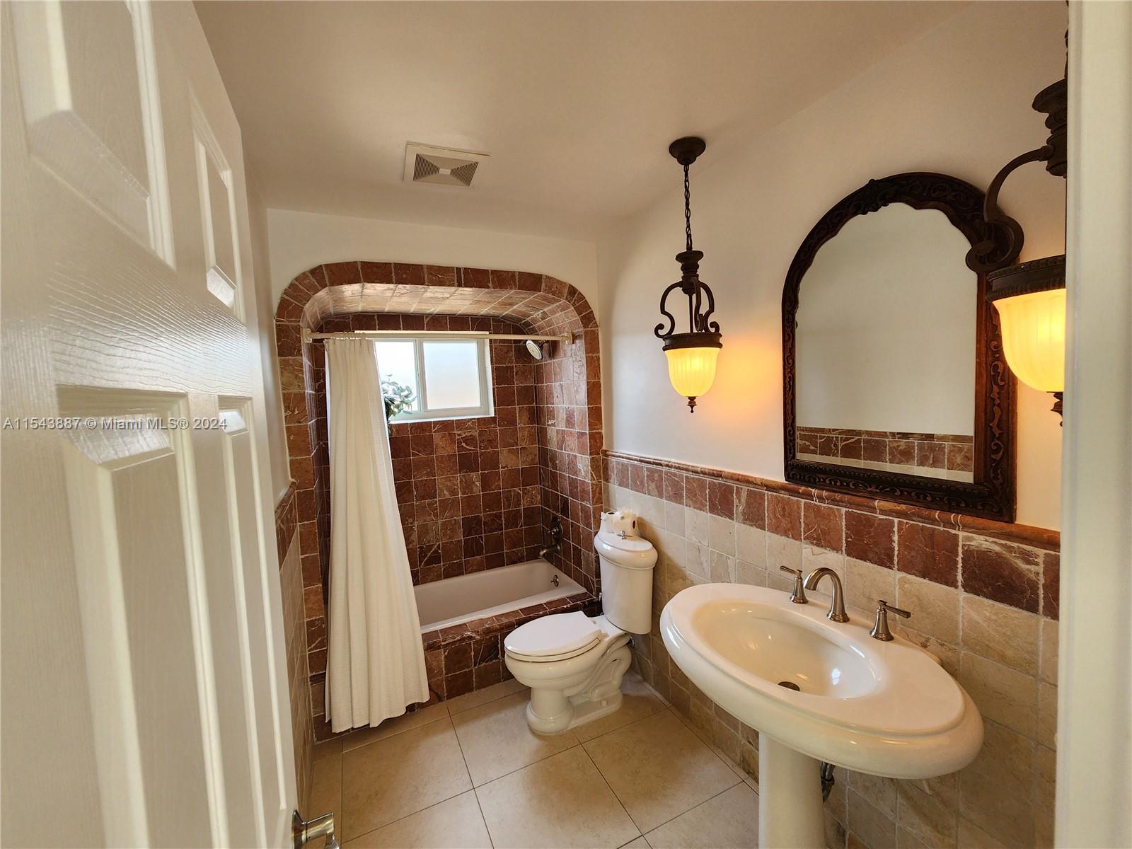 4233 Jackson St, Hollywood, Florida 33021, 3 Bedrooms Bedrooms, ,2 BathroomsBathrooms,Residentiallease,For Rent,4233 Jackson St,A11543887