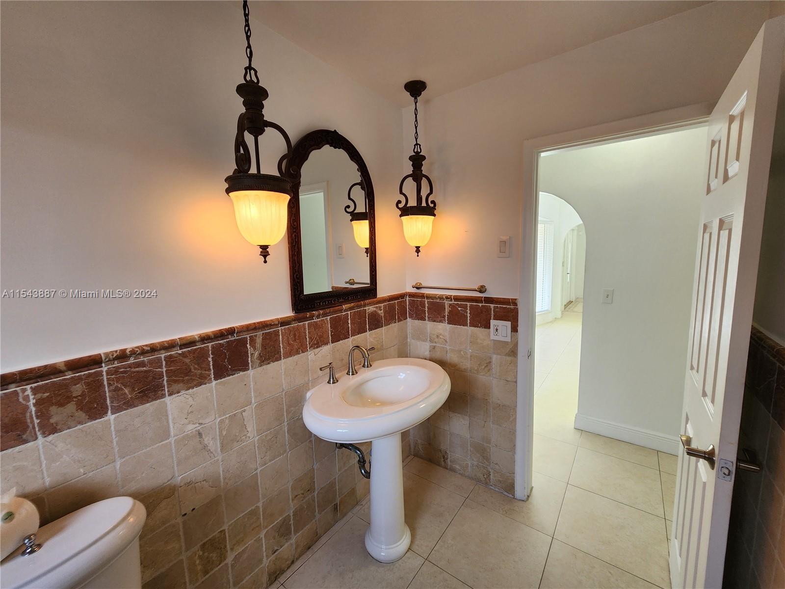 4233 Jackson St, Hollywood, Florida 33021, 3 Bedrooms Bedrooms, ,2 BathroomsBathrooms,Residentiallease,For Rent,4233 Jackson St,A11543887