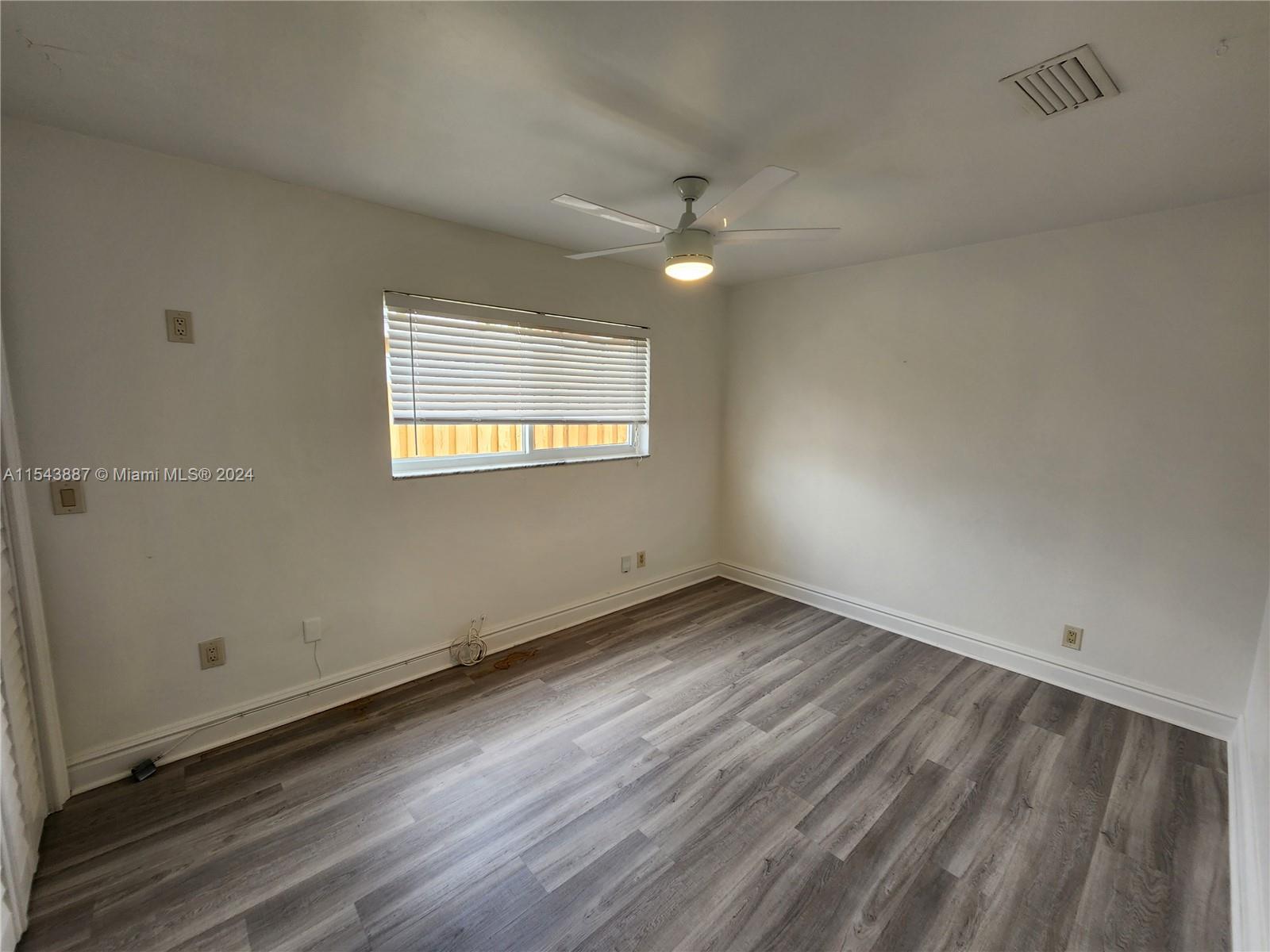 4233 Jackson St, Hollywood, Florida 33021, 3 Bedrooms Bedrooms, ,2 BathroomsBathrooms,Residentiallease,For Rent,4233 Jackson St,A11543887