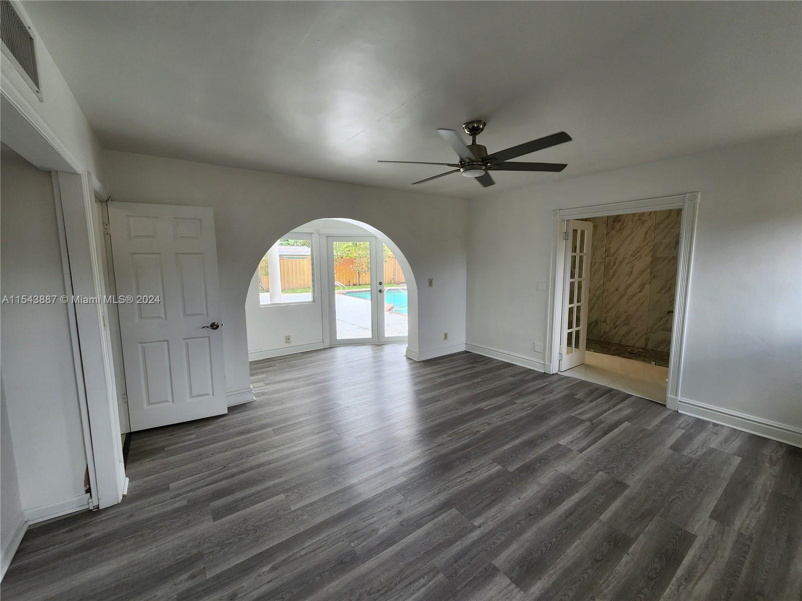 4233 Jackson St, Hollywood, Florida 33021, 3 Bedrooms Bedrooms, ,2 BathroomsBathrooms,Residentiallease,For Rent,4233 Jackson St,A11543887