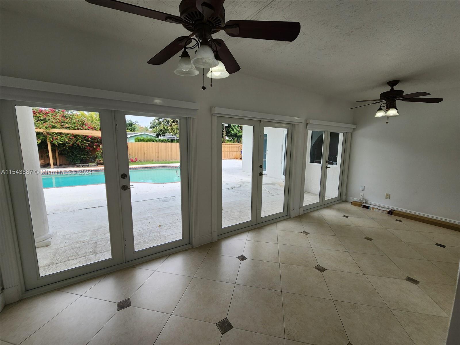 4233 Jackson St, Hollywood, Florida 33021, 3 Bedrooms Bedrooms, ,2 BathroomsBathrooms,Residentiallease,For Rent,4233 Jackson St,A11543887