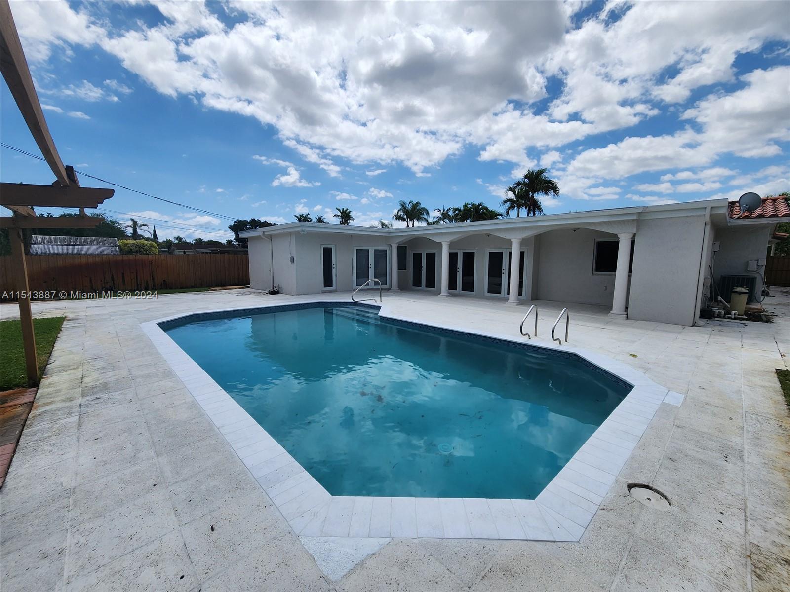 4233 Jackson St, Hollywood, Florida 33021, 3 Bedrooms Bedrooms, ,2 BathroomsBathrooms,Residentiallease,For Rent,4233 Jackson St,A11543887