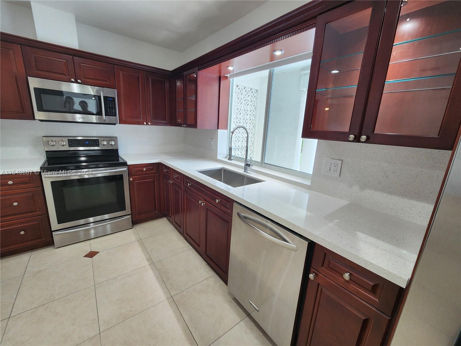 4233 Jackson St, Hollywood, Florida 33021, 3 Bedrooms Bedrooms, ,2 BathroomsBathrooms,Residentiallease,For Rent,4233 Jackson St,A11543887