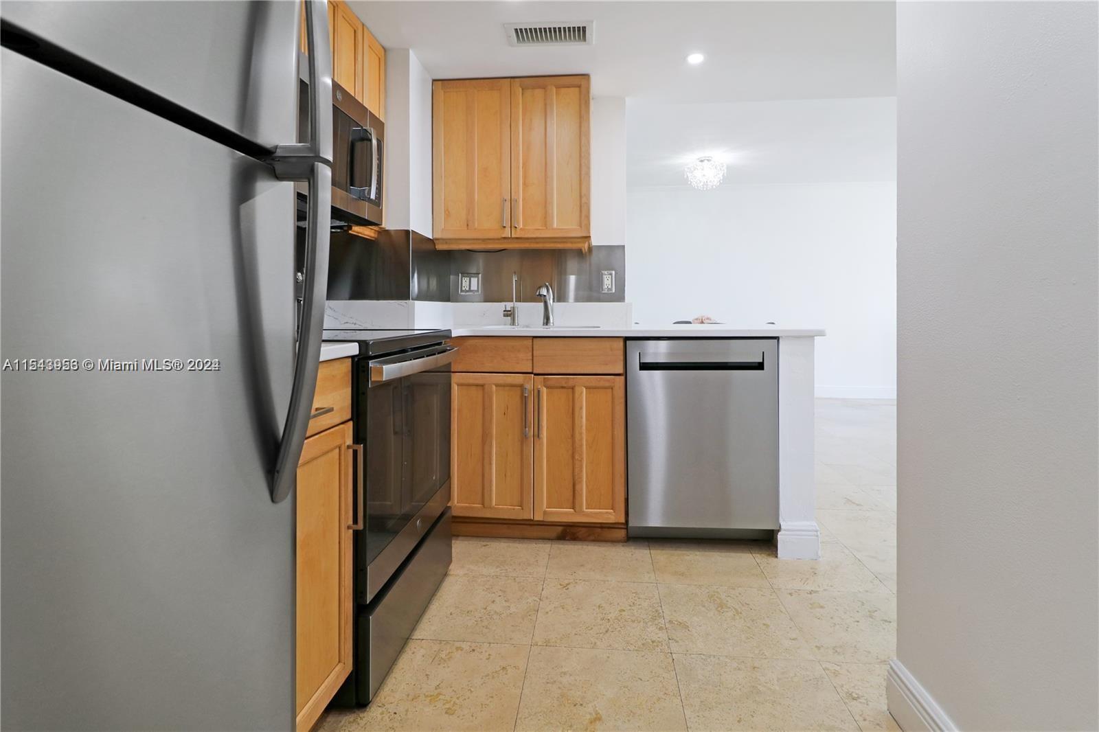 770 Claughton Island Dr 1012, Miami, Florida 33131, 1 Bedroom Bedrooms, ,1 BathroomBathrooms,Residentiallease,For Rent,770 Claughton Island Dr 1012,A11543953