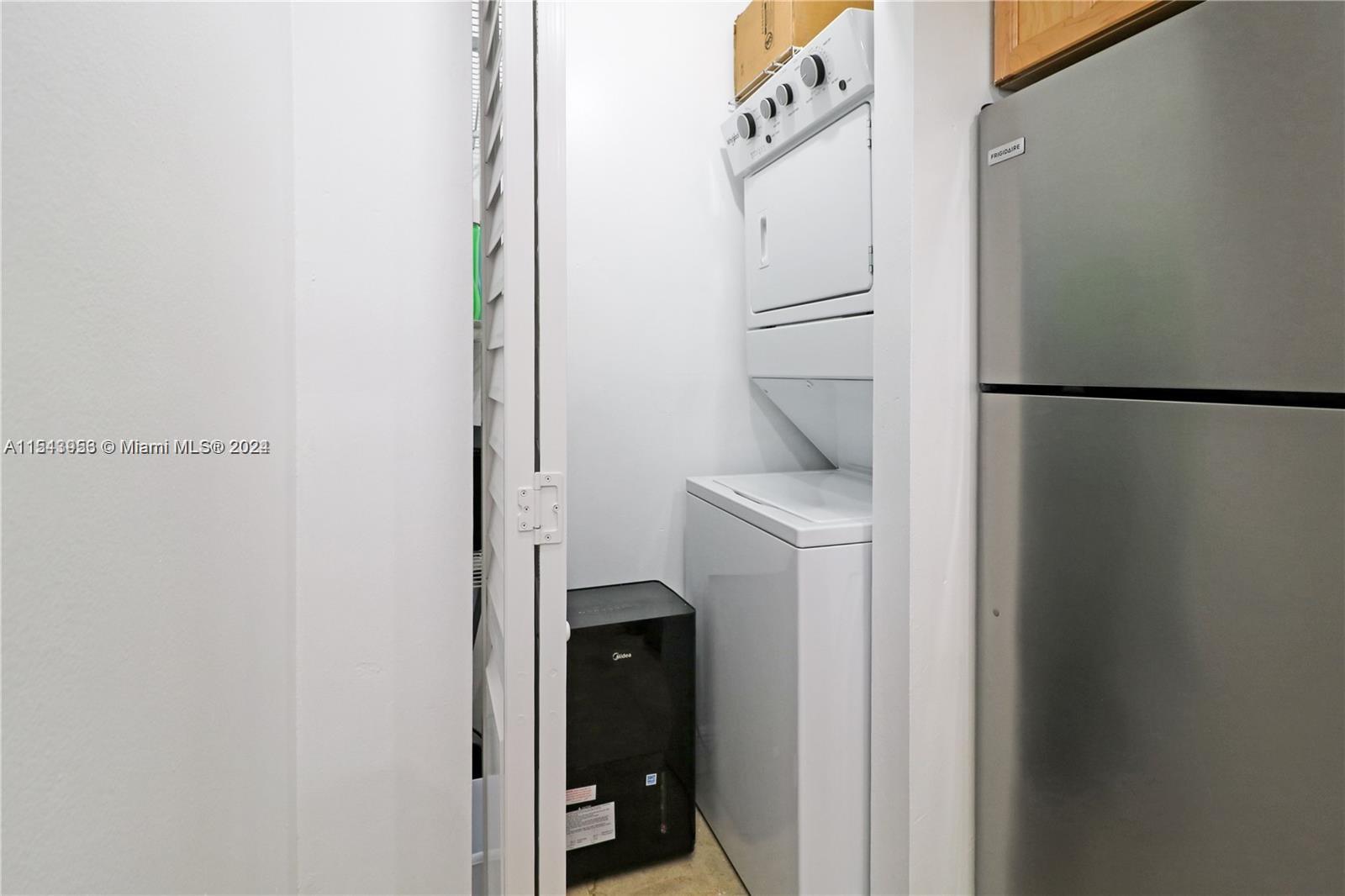 770 Claughton Island Dr 1012, Miami, Florida 33131, 1 Bedroom Bedrooms, ,1 BathroomBathrooms,Residentiallease,For Rent,770 Claughton Island Dr 1012,A11543953