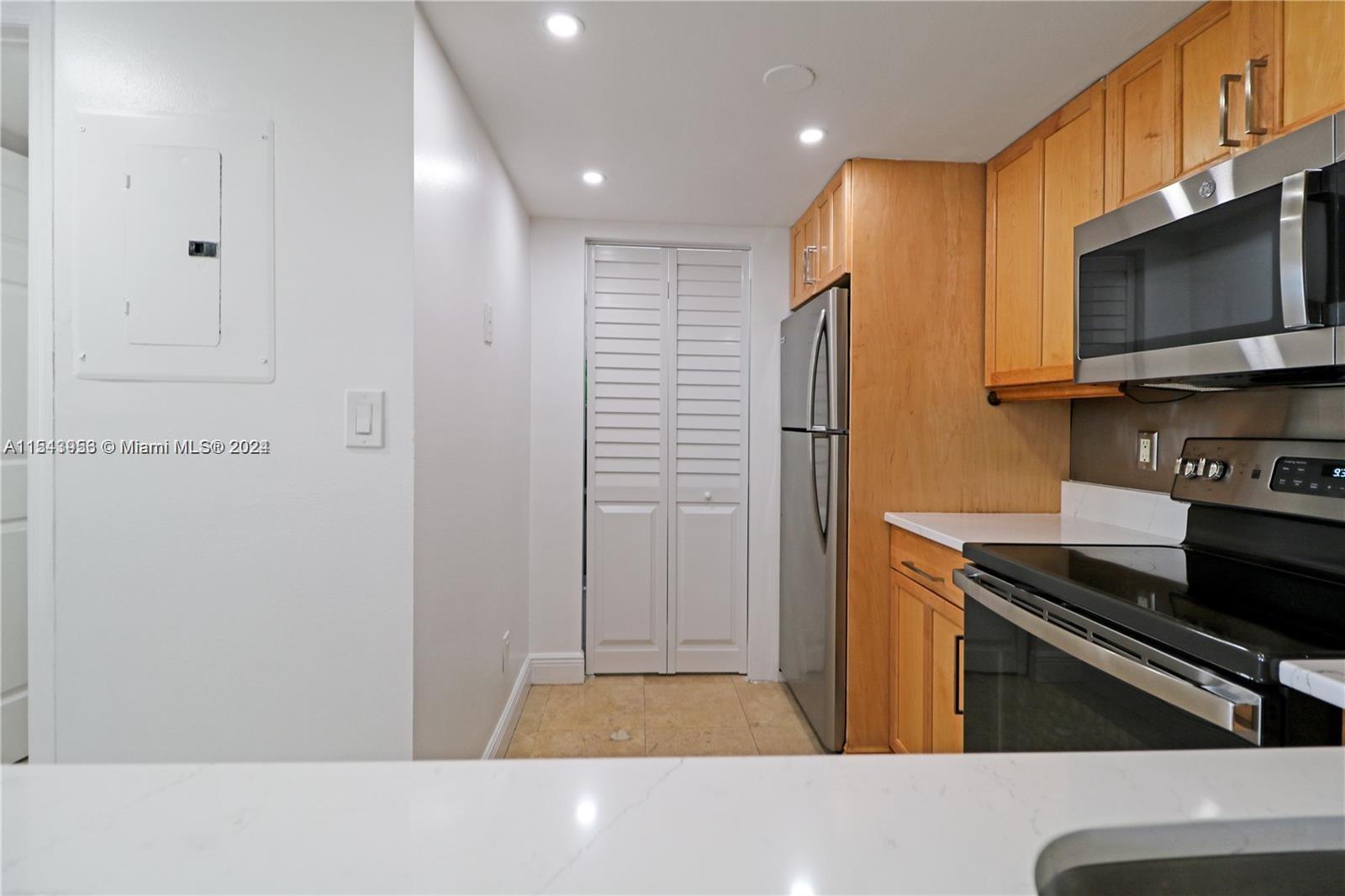 770 Claughton Island Dr 1012, Miami, Florida 33131, 1 Bedroom Bedrooms, ,1 BathroomBathrooms,Residentiallease,For Rent,770 Claughton Island Dr 1012,A11543953
