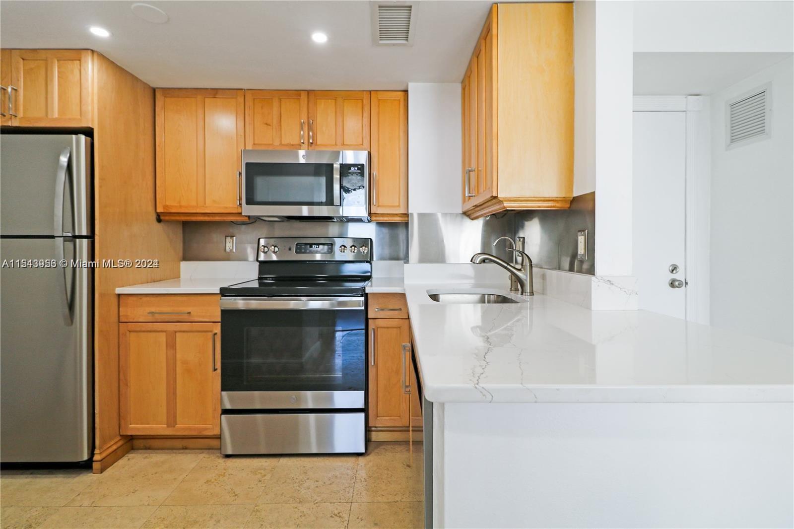 770 Claughton Island Dr 1012, Miami, Florida 33131, 1 Bedroom Bedrooms, ,1 BathroomBathrooms,Residentiallease,For Rent,770 Claughton Island Dr 1012,A11543953