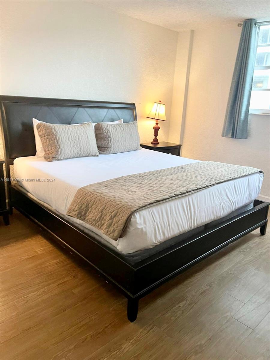 4001 S Ocean Dr 3B, Hollywood, Florida 33019, 2 Bedrooms Bedrooms, ,2 BathroomsBathrooms,Residentiallease,For Rent,4001 S Ocean Dr 3B,A11543965