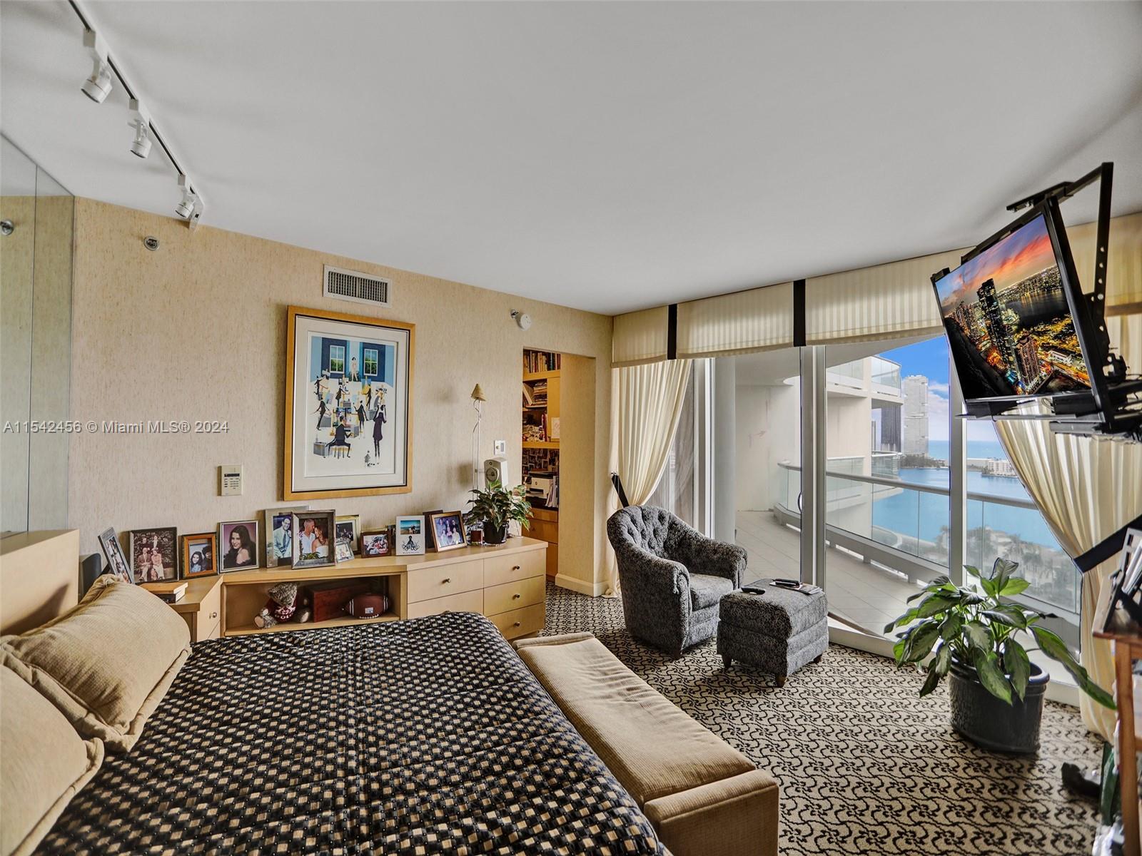 7000 Island Blvd, Aventura, FL, 33160 United States, 4 Bedrooms Bedrooms, ,4 BathroomsBathrooms,Residential,For Sale,Island Blvd,A11542456