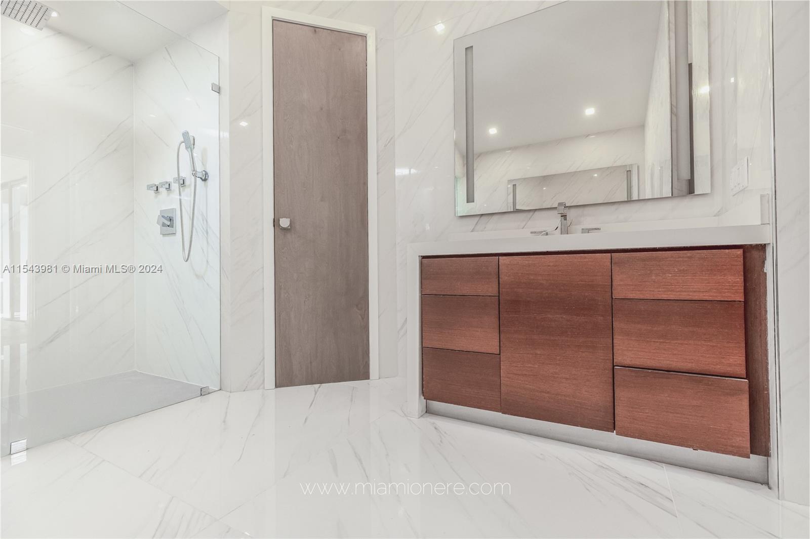 3900 Douglas Rd, Miami, FL, 33133 United States, 6 Bedrooms Bedrooms, ,4 BathroomsBathrooms,Residential,For Sale,Douglas Rd,A11543981