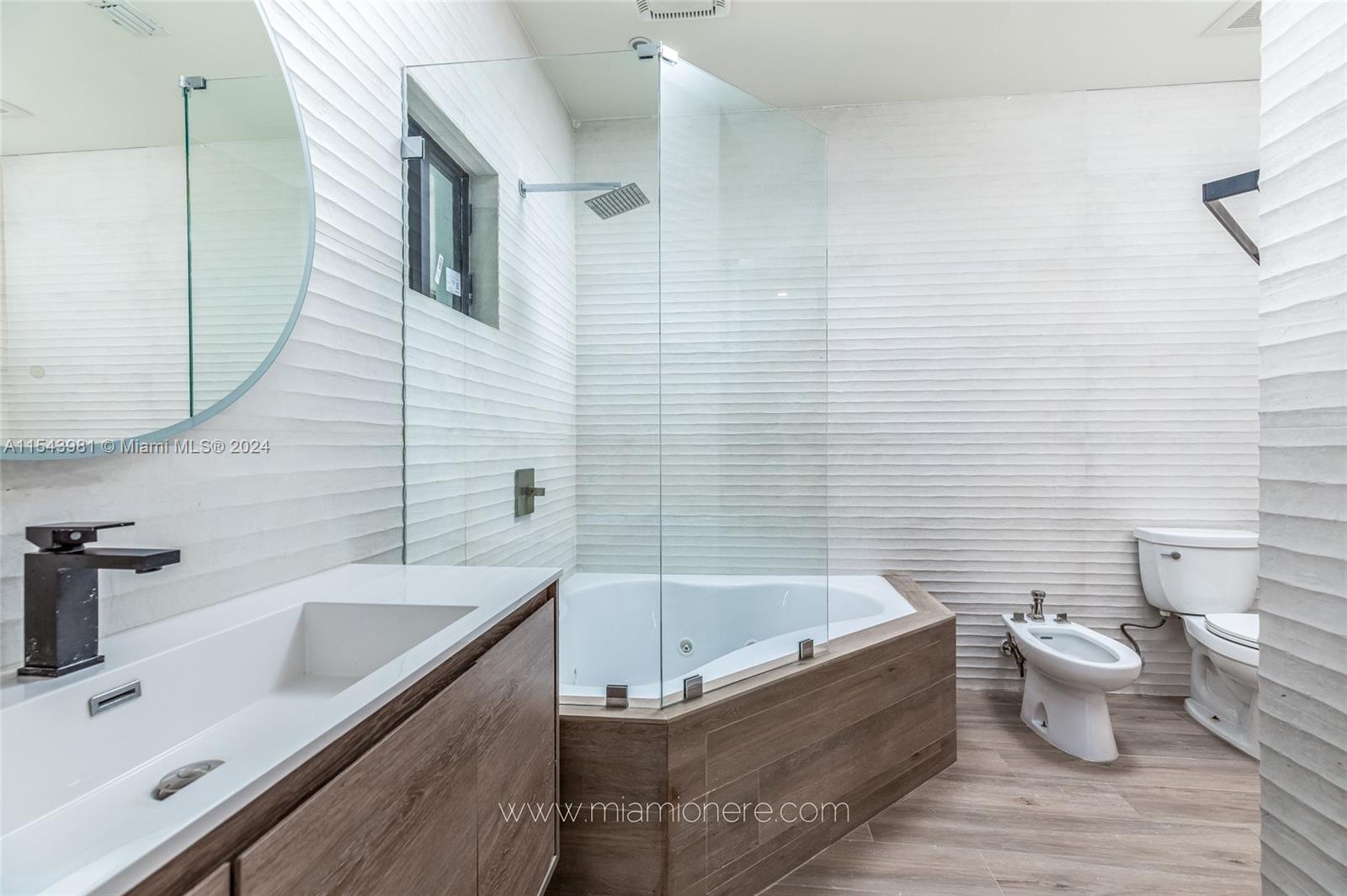 3900 Douglas Rd, Miami, FL, 33133 United States, 6 Bedrooms Bedrooms, ,4 BathroomsBathrooms,Residential,For Sale,Douglas Rd,A11543981