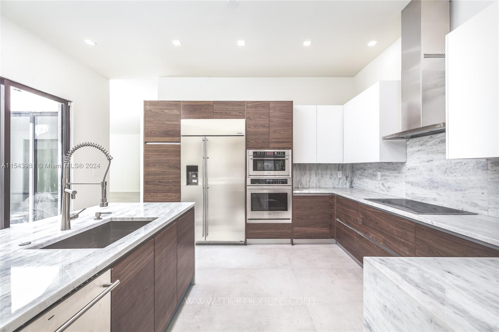 3900 Douglas Rd, Miami, FL, 33133 United States, 6 Bedrooms Bedrooms, ,4 BathroomsBathrooms,Residential,For Sale,Douglas Rd,A11543981