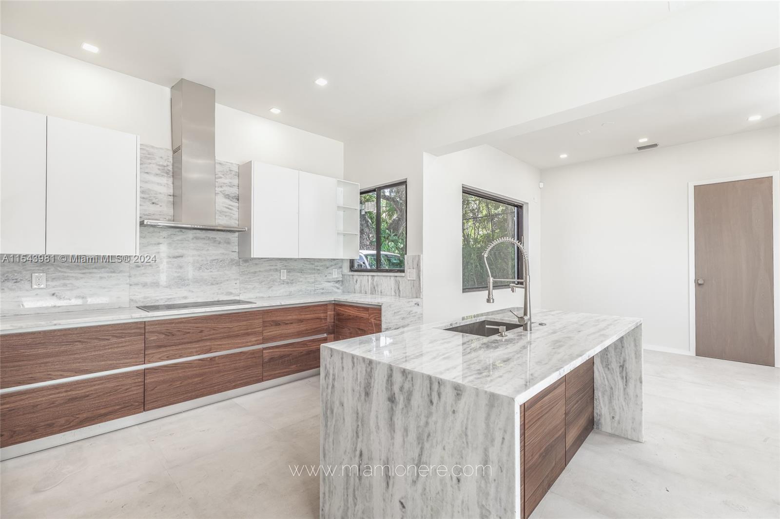 3900 Douglas Rd, Miami, FL, 33133 United States, 6 Bedrooms Bedrooms, ,4 BathroomsBathrooms,Residential,For Sale,Douglas Rd,A11543981