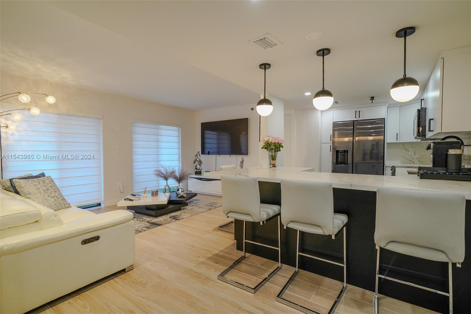 5249 NW 7th St 412, Miami, Florida 33126, 2 Bedrooms Bedrooms, ,2 BathroomsBathrooms,Residential,For Sale,5249 NW 7th St 412,A11543985