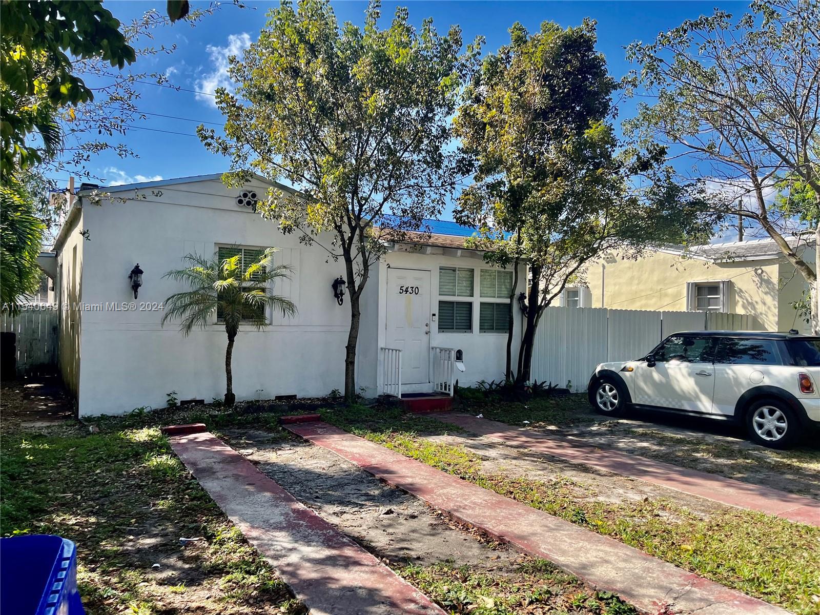 5430 SW 7th St, Miami, Florida 33134, 2 Bedrooms Bedrooms, ,1 BathroomBathrooms,Residentiallease,For Rent,5430 SW 7th St,A11540649