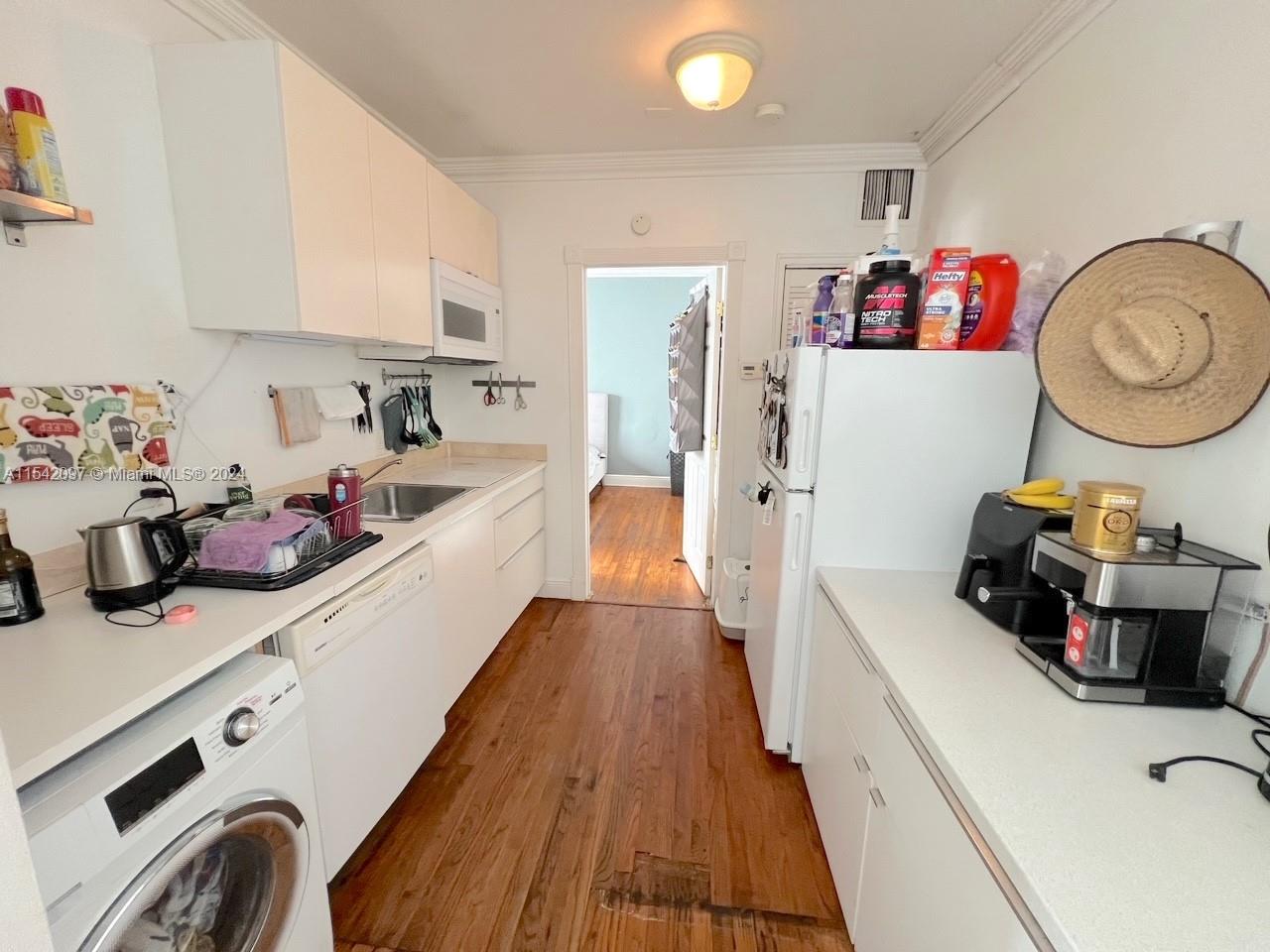 1555 Pennsylvania Ave 208, Miami Beach, Florida 33139, 1 Bedroom Bedrooms, ,1 BathroomBathrooms,Residential,For Sale,1555 Pennsylvania Ave 208,A11542097