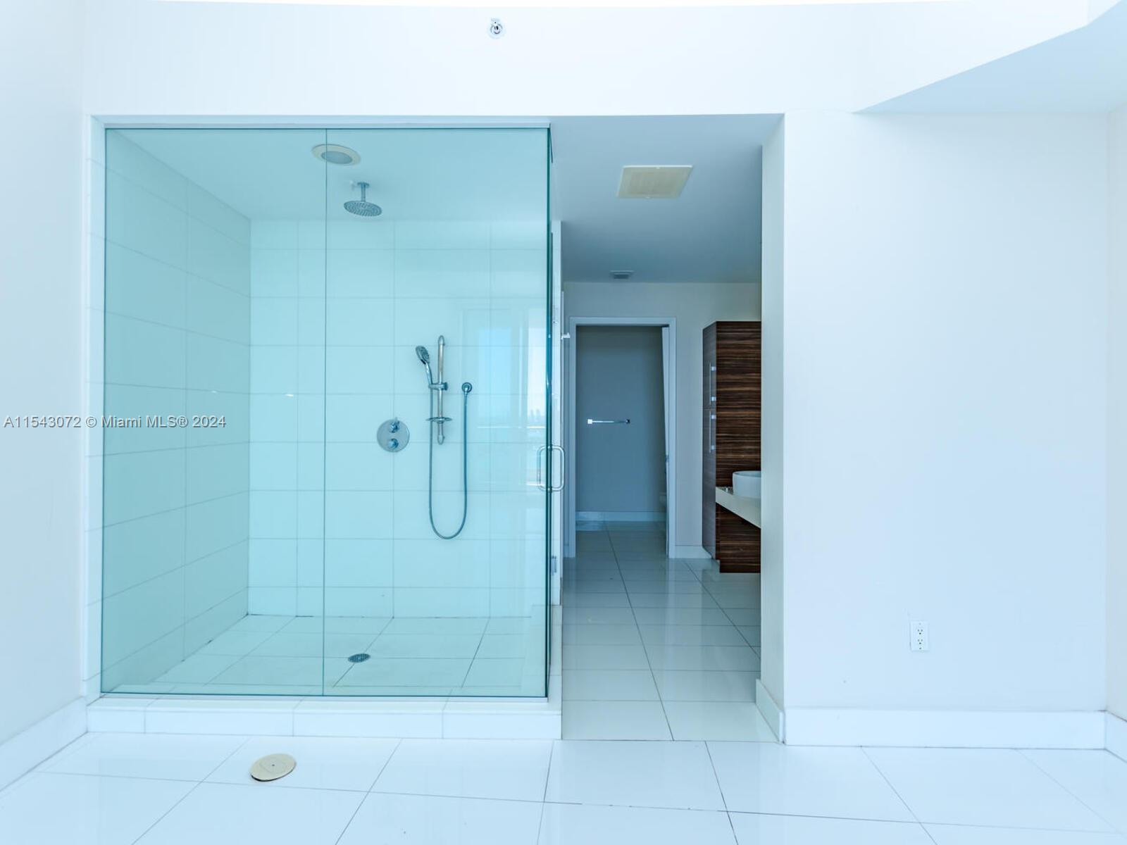 2020 N Bayshore Dr 3006, Miami, Florida 33137, 2 Bedrooms Bedrooms, ,2 BathroomsBathrooms,Residential,For Sale,2020 N Bayshore Dr 3006,A11543072