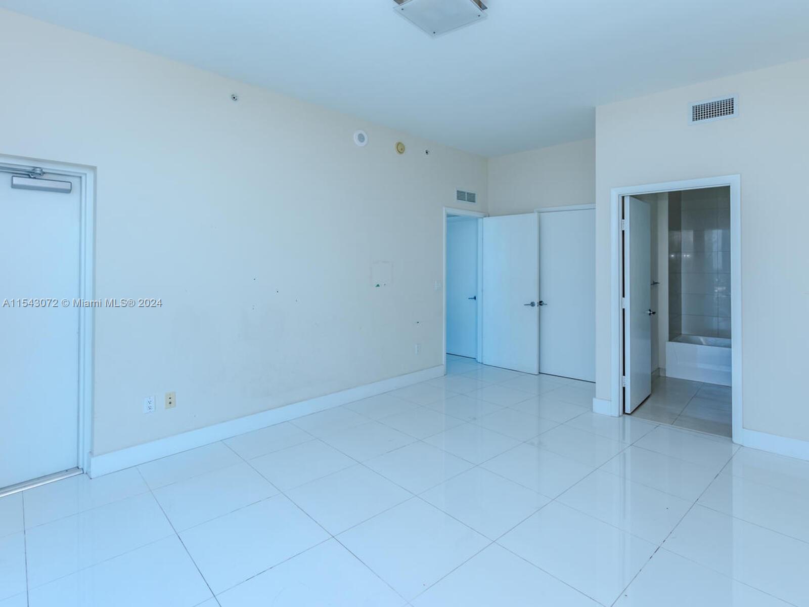 2020 N Bayshore Dr 3006, Miami, Florida 33137, 2 Bedrooms Bedrooms, ,2 BathroomsBathrooms,Residential,For Sale,2020 N Bayshore Dr 3006,A11543072
