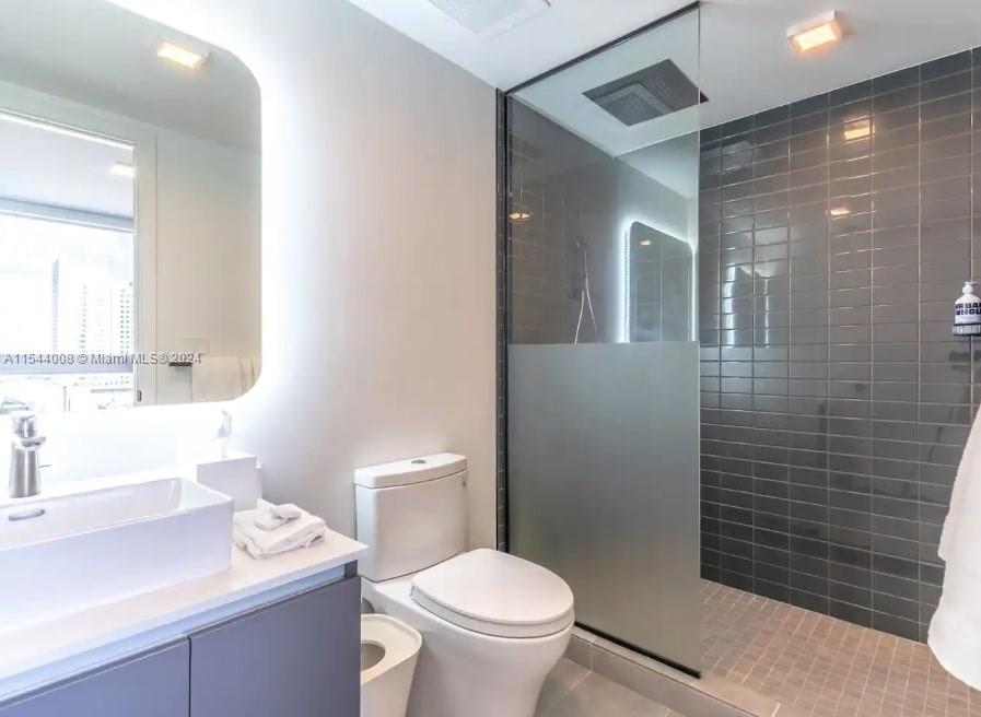 227 NE 2nd St 2006, Miami, Florida 33132, 2 Bedrooms Bedrooms, ,1 BathroomBathrooms,Residential,For Sale,227 NE 2nd St 2006,A11544008