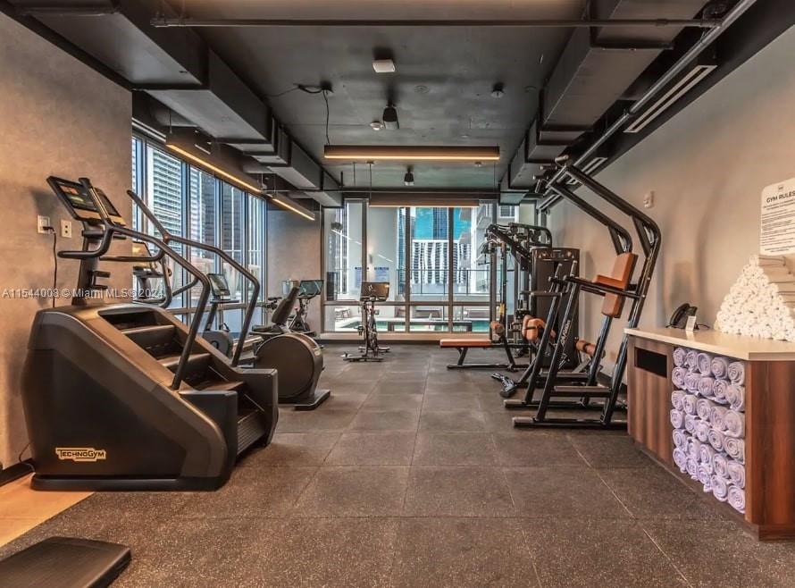 227 NE 2nd St 2006, Miami, Florida 33132, 2 Bedrooms Bedrooms, ,1 BathroomBathrooms,Residential,For Sale,227 NE 2nd St 2006,A11544008