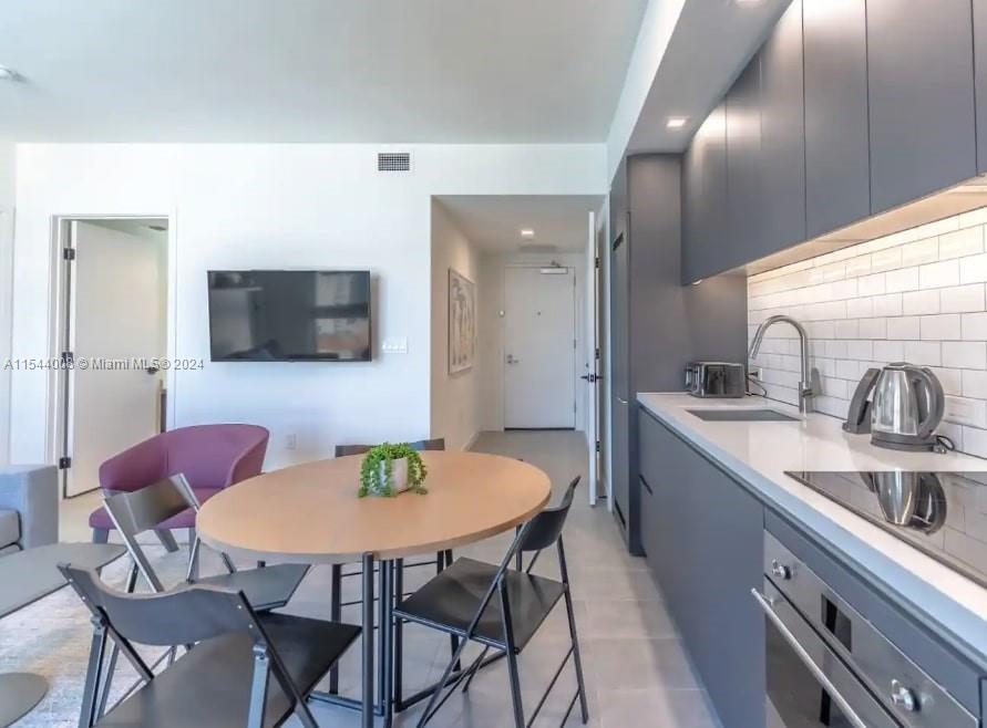 227 NE 2nd St 2006, Miami, Florida 33132, 2 Bedrooms Bedrooms, ,1 BathroomBathrooms,Residential,For Sale,227 NE 2nd St 2006,A11544008