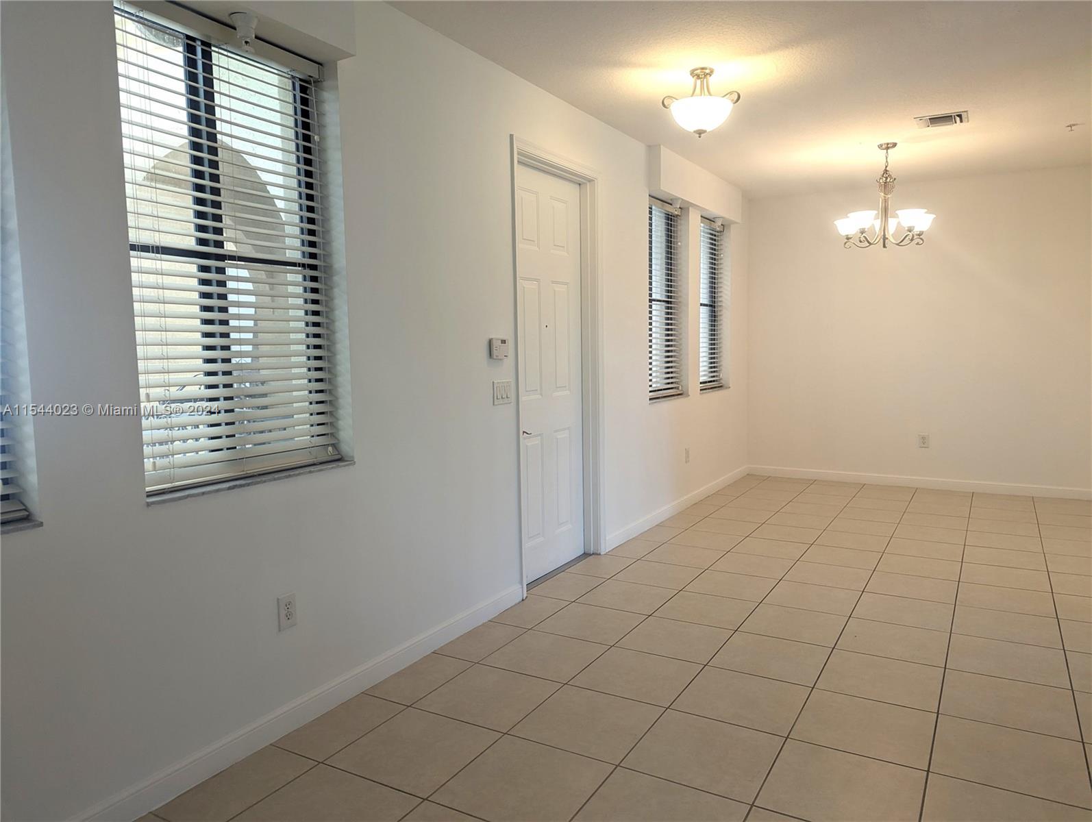 Sunrise, Florida 33323, 3 Bedrooms Bedrooms, ,2 BathroomsBathrooms,Residentiallease,For Rent,A11544023