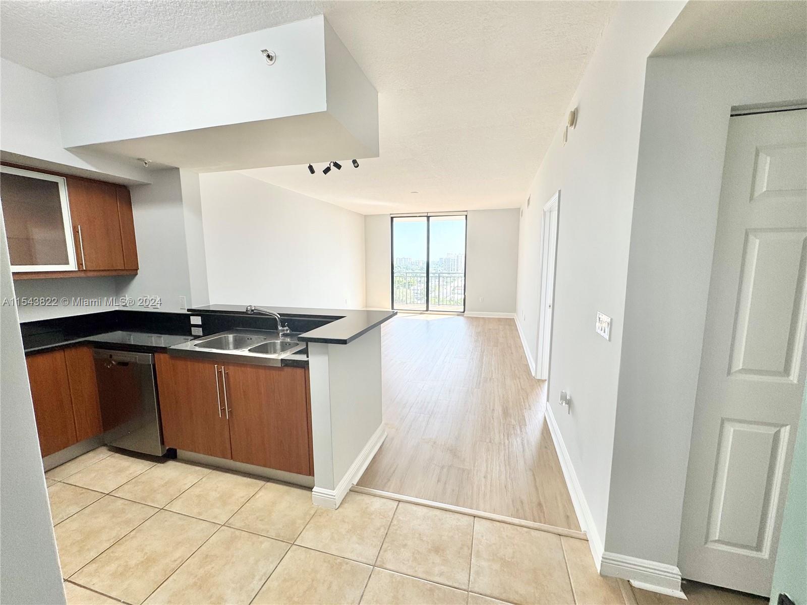888 S Douglas Rd 1006, Coral Gables, Florida 33134, 1 Bedroom Bedrooms, ,1 BathroomBathrooms,Residential,For Sale,888 S Douglas Rd 1006,A11543822