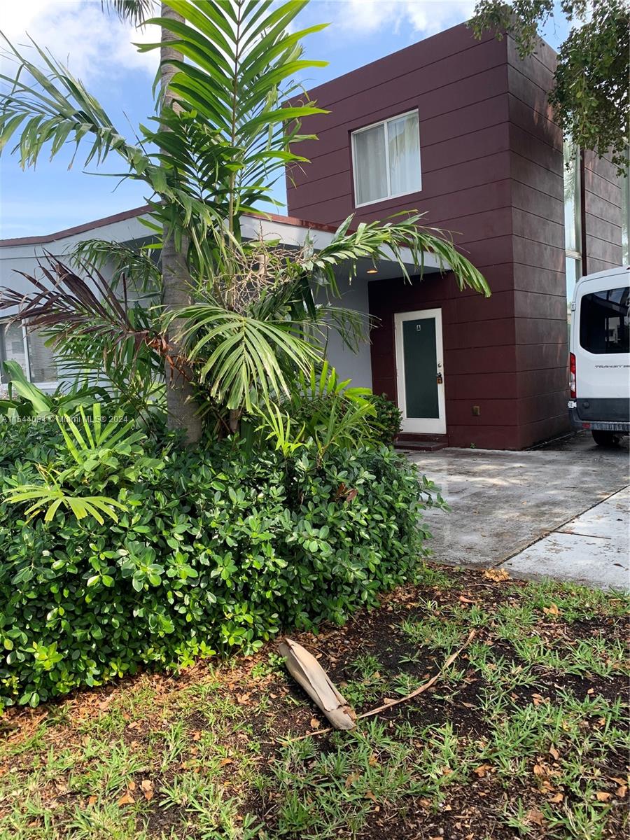 2140 Calais Dr A, Miami Beach, Florida 33141, 3 Bedrooms Bedrooms, ,3 BathroomsBathrooms,Residentiallease,For Rent,2140 Calais Dr A,A11544034