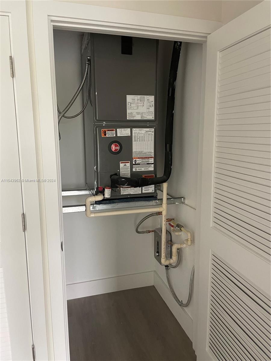 1938 Jackson St 403, Hollywood, Florida 33020, 1 Bedroom Bedrooms, ,1 BathroomBathrooms,Residential,For Sale,1938 Jackson St 403,A11543962